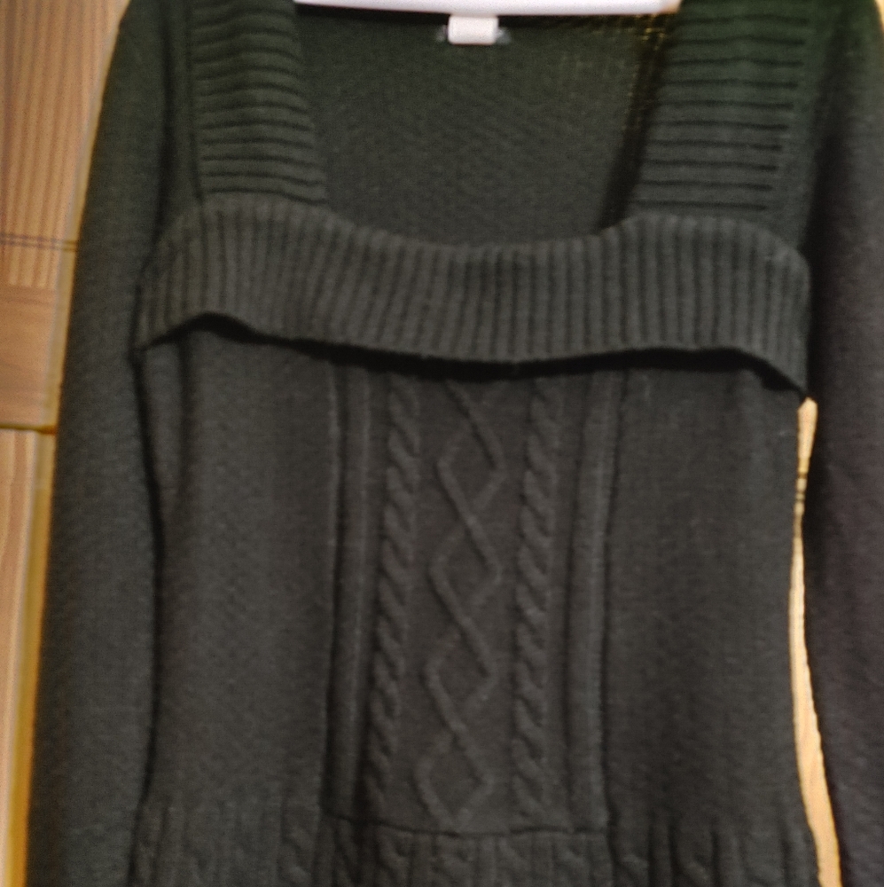 Brown ladies sweater size medium from Venus